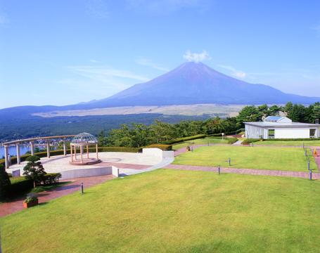 HOTELMTFUJI2.JPG - 30,429BYTES